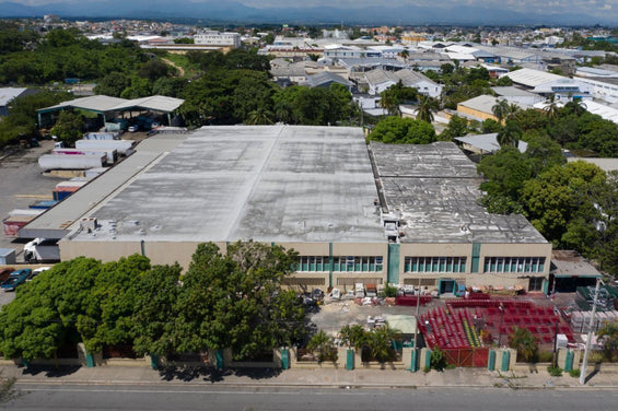 Nave terreno locales comerciales venta Ave. Luperon Herrera, Santo Domingo,