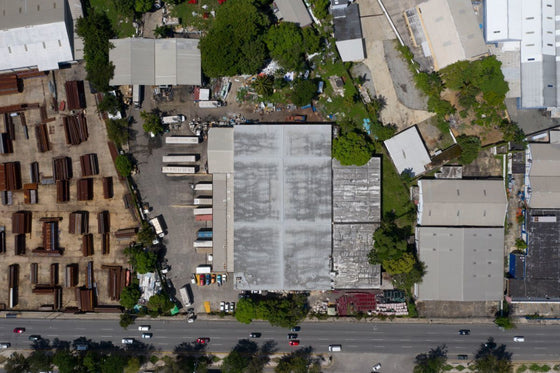 Nave terreno locales comerciales venta Ave. Luperon Herrera, Santo Domingo,