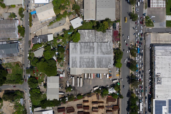 Nave terreno locales comerciales venta Ave. Luperon Herrera, Santo Domingo,
