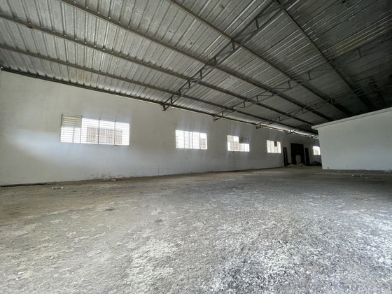 Nave industrial alquiler Zona Franca HainaMosa 1