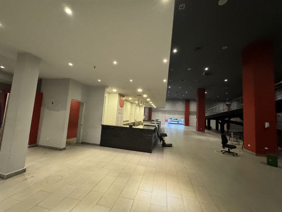 Locales comerciales alquiler venta Occidental Mall Prol. 27 de Febrero, Alameda Santo Domingo Oeste