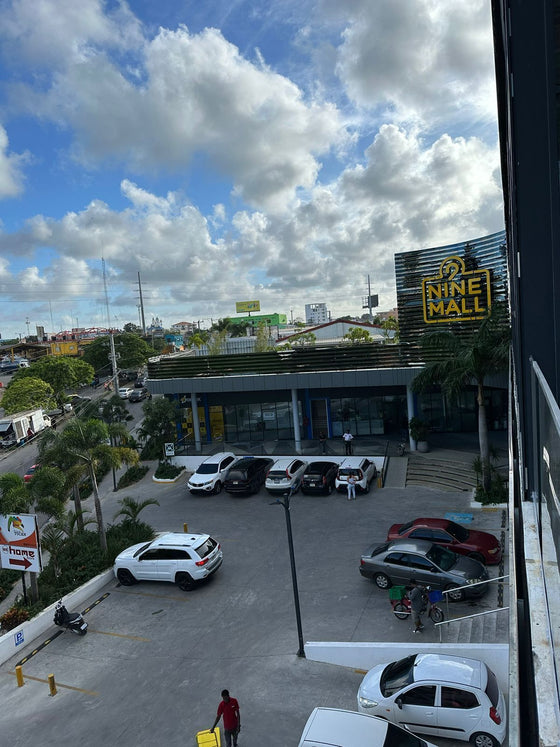 Locales comerciales alquiler Av. Los Proceres, Nine Mall, Santo Domingo