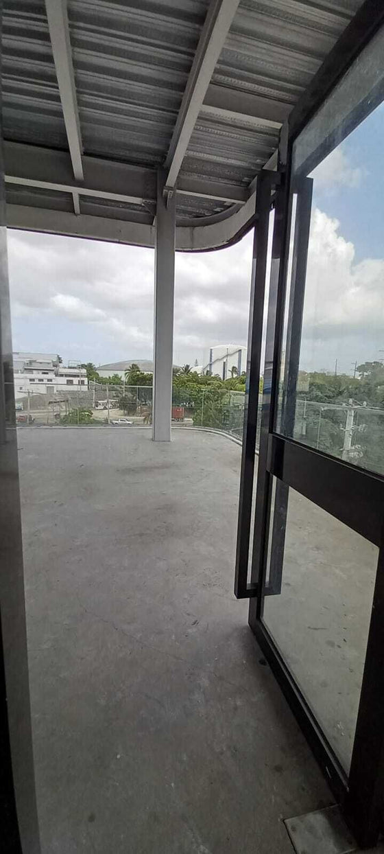 Locales comerciales alquiler Av. Los Proceres, Nine Mall, Santo Domingo