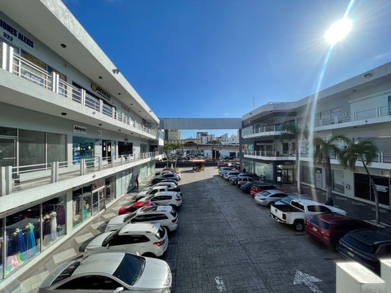 Locales comerciales Alquilados Ens. Kennedy Santo Domingo 101