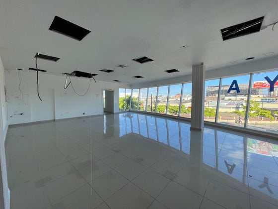 Locales comerciales Alquilado Ens. Kennedy Santo Domingo 111