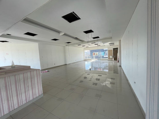 Locales comerciales Alquilado Ens. Kennedy Santo Domingo 111