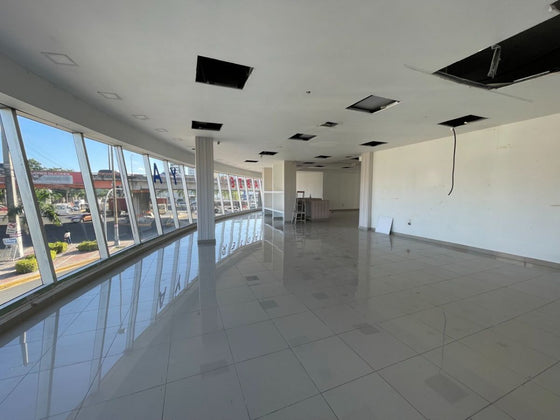 Locales comerciales Alquilado Ens. Kennedy Santo Domingo 111