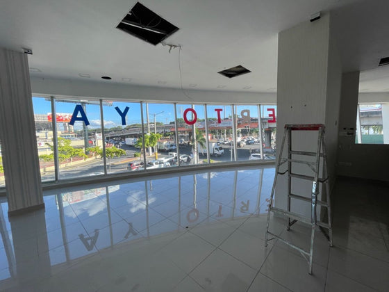 Locales comerciales Alquilado Ens. Kennedy Santo Domingo 111