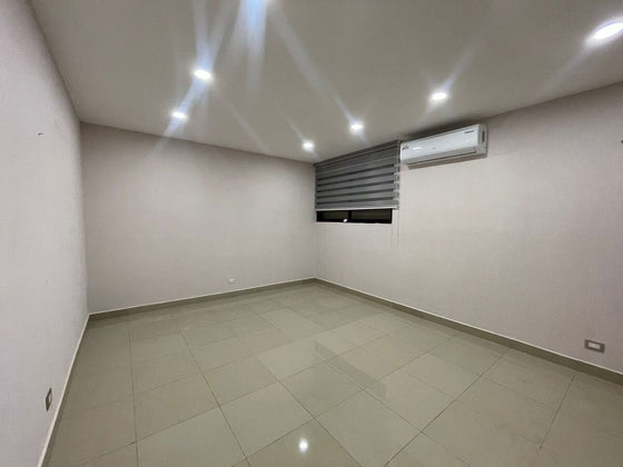 Oficina alquiler Piantini, Santo Domingo