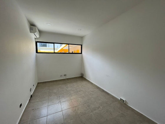 Oficina alquiler Piantini, Santo Domingo