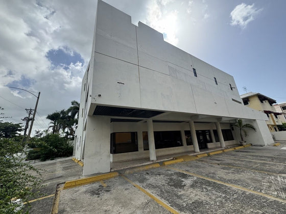 Edificio comercial oficina venta y alquiler Ave. Luperon Santo Domingo