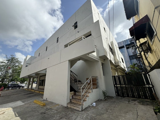 Edificio comercial oficina venta y alquiler Ave. Luperon Santo Domingo