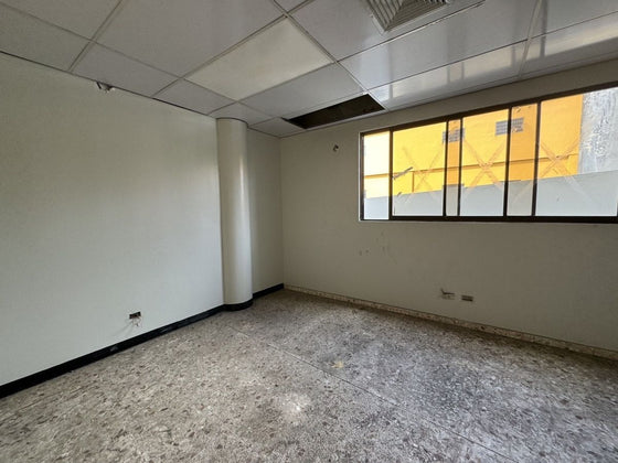 Edificio comercial oficina venta y alquiler Ave. Luperon Santo Domingo