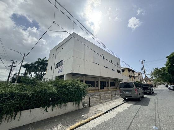 Edificio comercial oficina venta y alquiler Ave. Luperon Santo Domingo