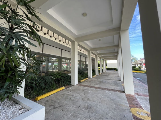 Edificio oficinas alquiler Tiradentes Naco Santo Domingo