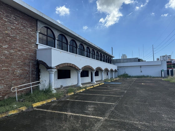 Edificio Oficinas Alquiler Ave. Tiradentes Santo Domingo Quisqueya