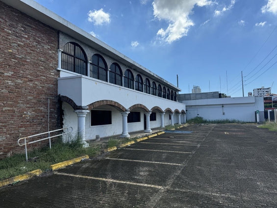 Edificio Oficinas Alquiler Ave. Tiradentes Santo Domingo Quisqueya