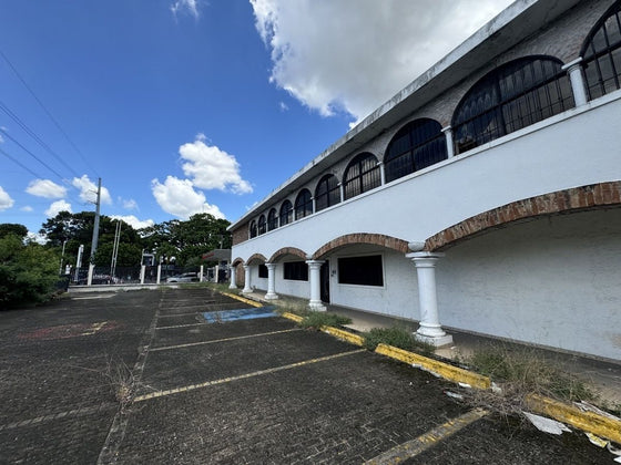 Edificio Oficinas Alquiler Ave. Tiradentes Santo Domingo Quisqueya