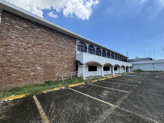 Edificio Oficinas Alquiler Ave. Tiradentes Santo Domingo Quisqueya