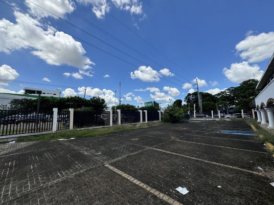 Edificio Oficinas Alquiler Ave. Tiradentes Santo Domingo Quisqueya