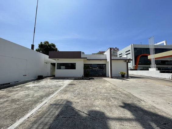 Terreno Local comercial oficina venta 27 de Febrero, Santo Domingo