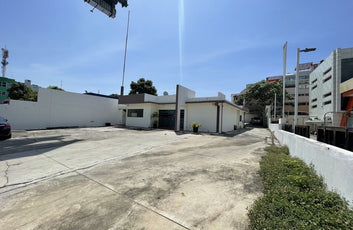 Terreno Local comercial oficina venta 27 de Febrero, Santo Domingo-3