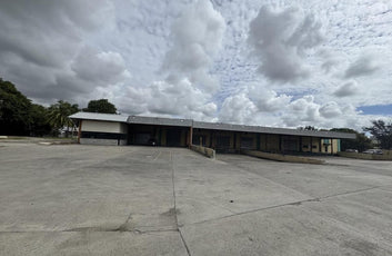 Nave terreno locales comerciales venta Santo Domingo, Ave. Luperon Herrera-10