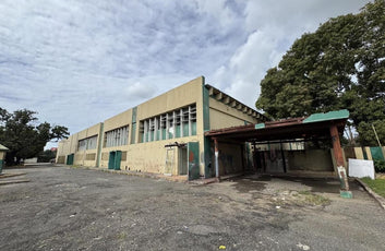 Nave terreno locales comerciales venta Santo Domingo, Ave. Luperon Herrera-25