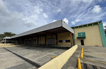 Nave terreno locales comerciales venta Santo Domingo, Ave. Luperon Herrera-7