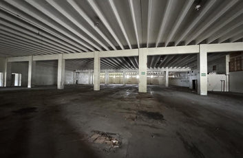 Nave terreno locales comerciales venta Santo Domingo, Ave. Luperon Herrera-43