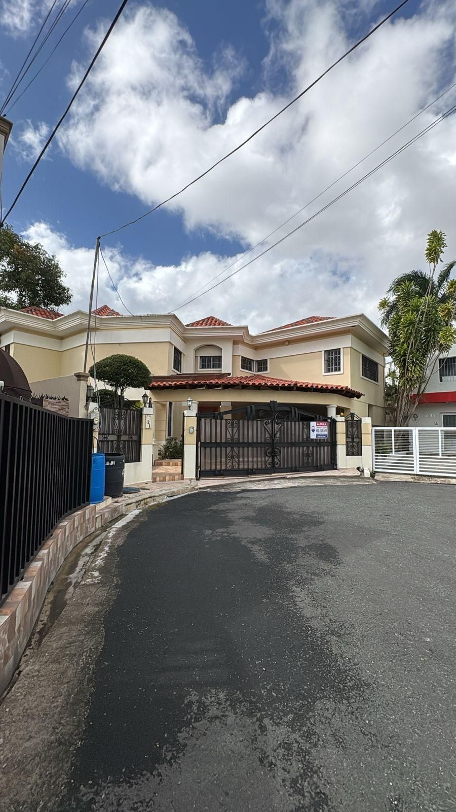 Locales comerciales alquiler Urb. Fernandez Santo Domingo