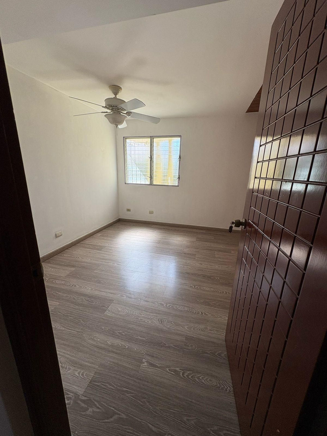 Locales comerciales alquiler Urb. Fernandez Santo Domingo