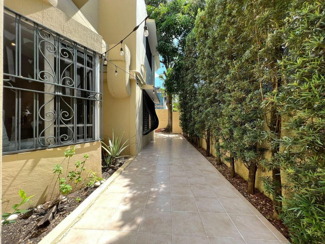 Locales comerciales alquiler Urb. Fernandez Santo Domingo