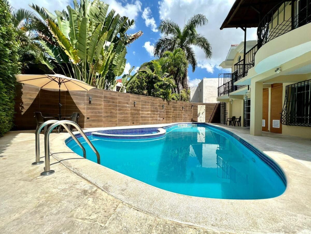 Locales comerciales alquiler Urb. Fernandez Santo Domingo