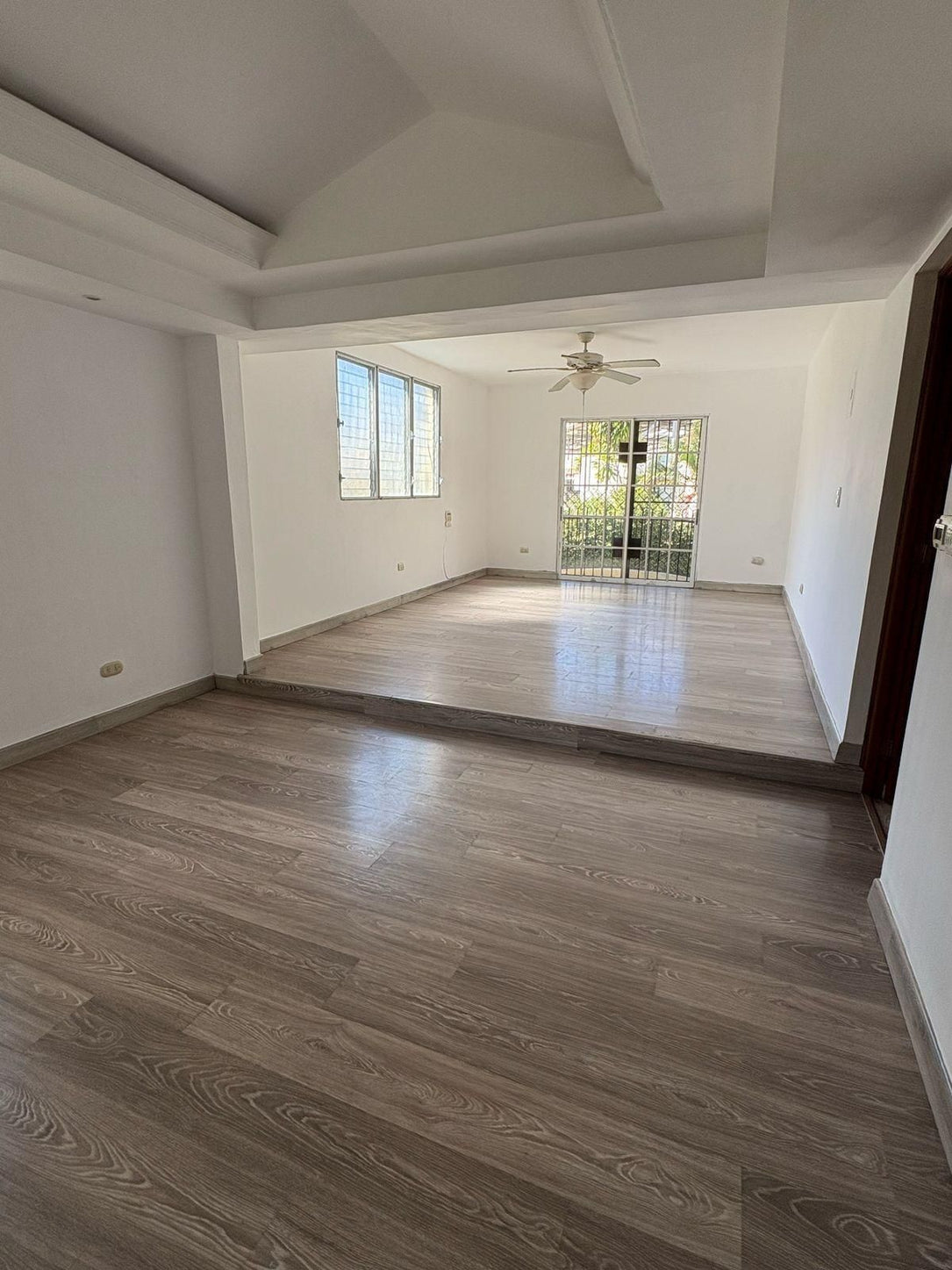 Locales comerciales alquiler Urb. Fernandez Santo Domingo