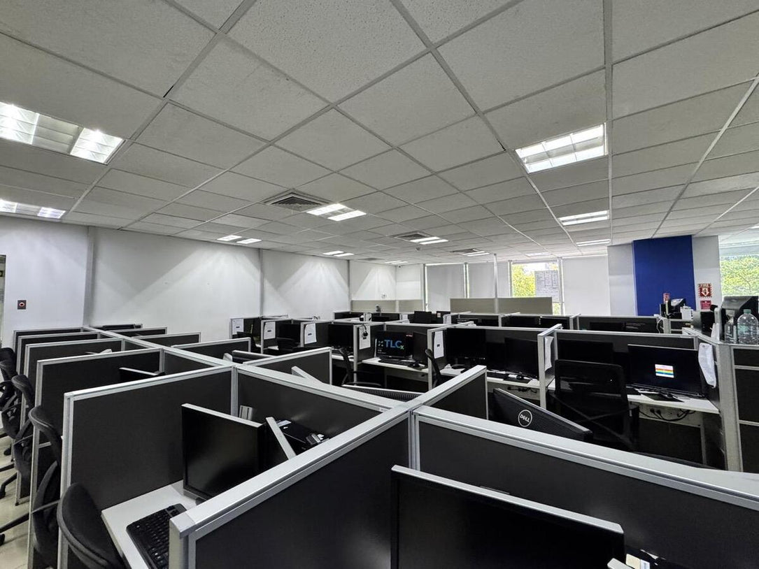Call center plug and play alquiler Evaristo Morales Santo Domigno