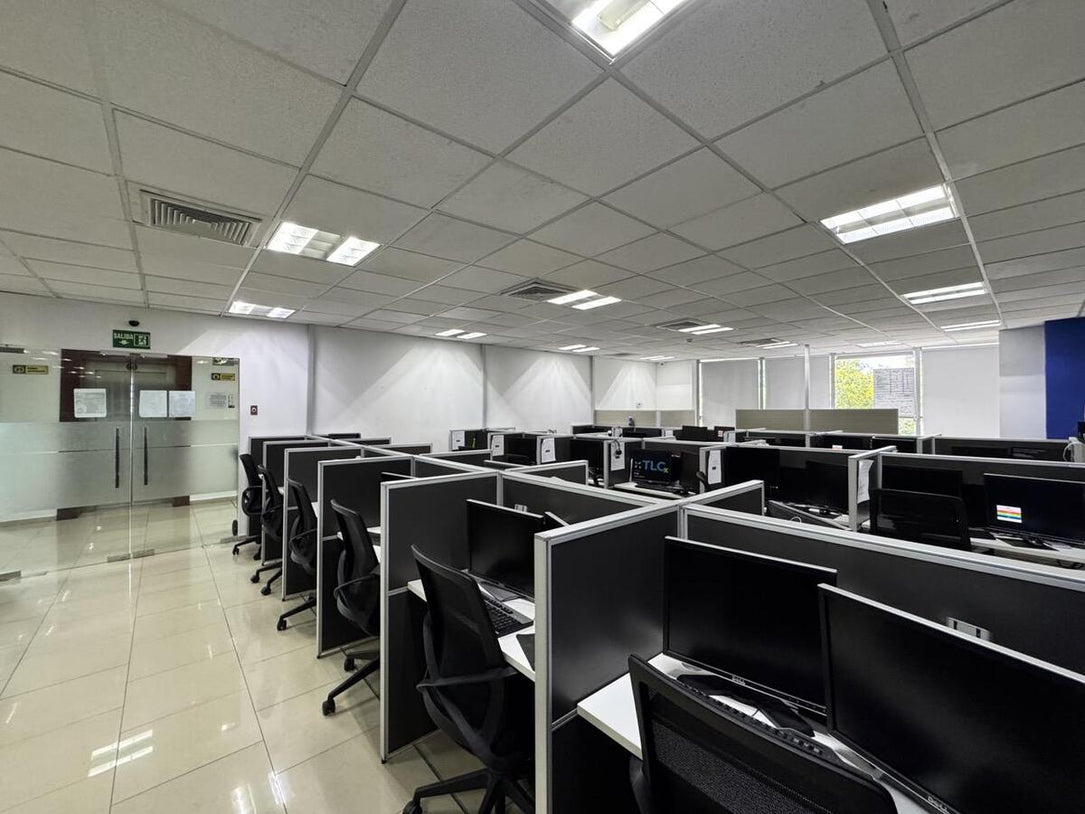 Call center plug and play alquiler Evaristo Morales Santo Domigno