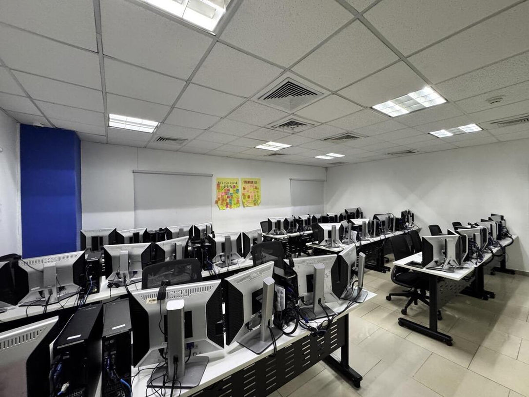 Call center plug and play alquiler Evaristo Morales Santo Domigno