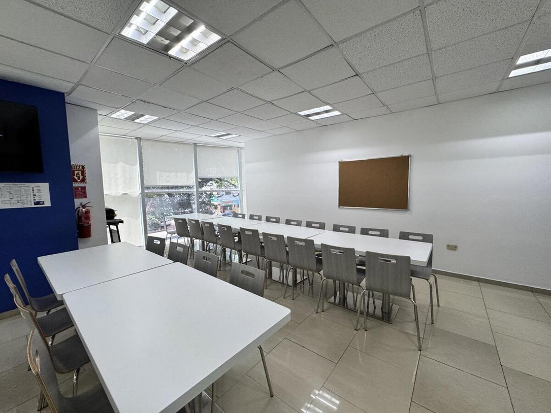 Call center plug and play alquiler Evaristo Morales Santo Domigno
