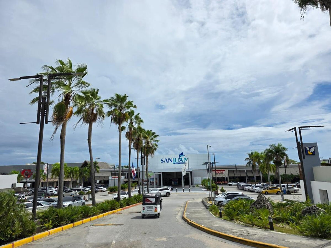 Locales comerciales alquiler Bavaro San Juan Shopping