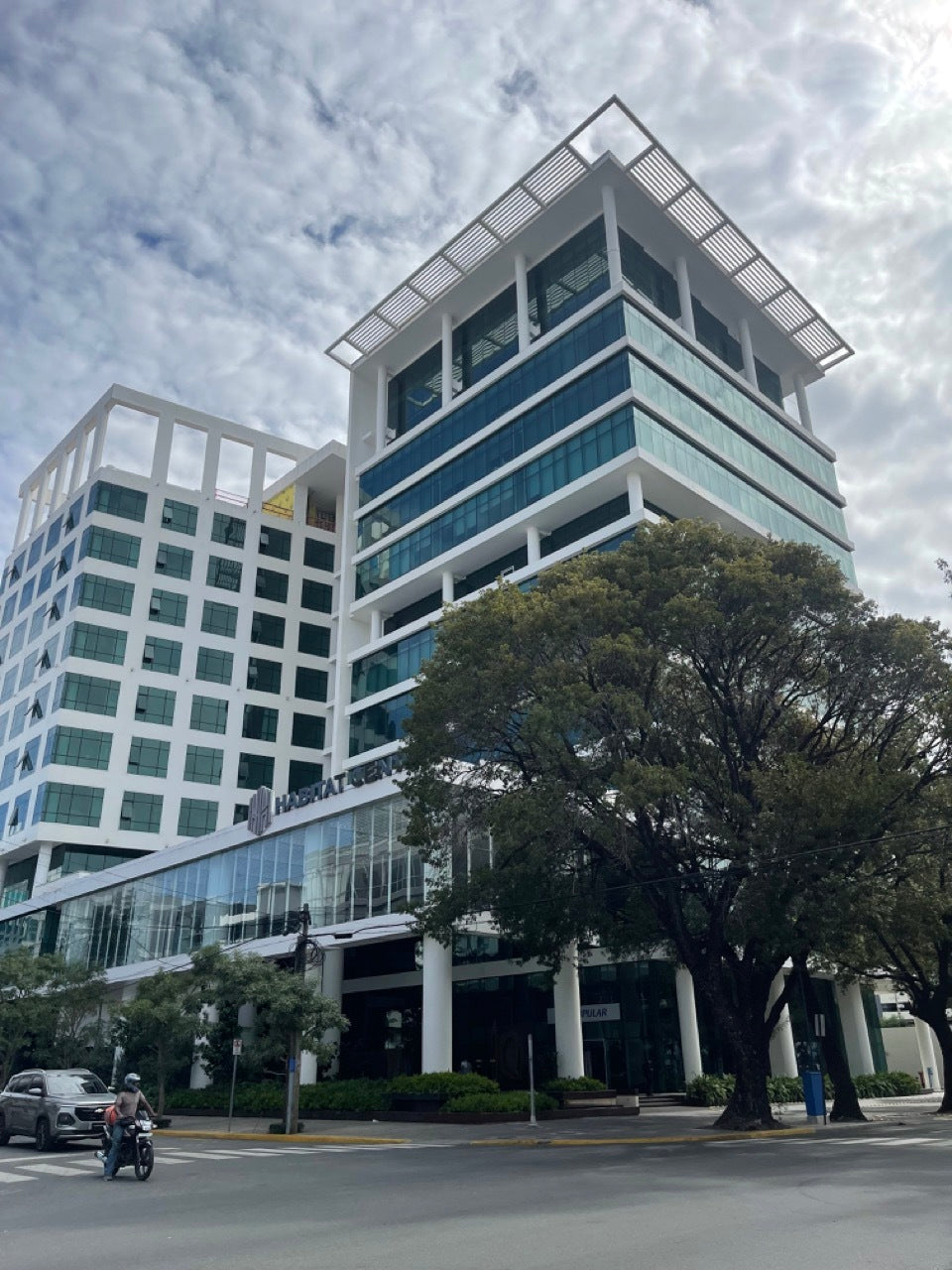 Oficina corporativa alquiler Piantini Habitat Center, Santo Domingo