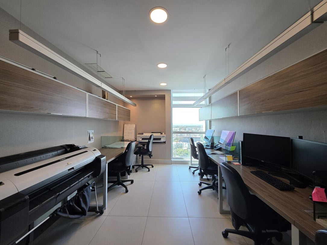 Oficina alquiler amueblada Torre Forum El Millon Santo Domingo