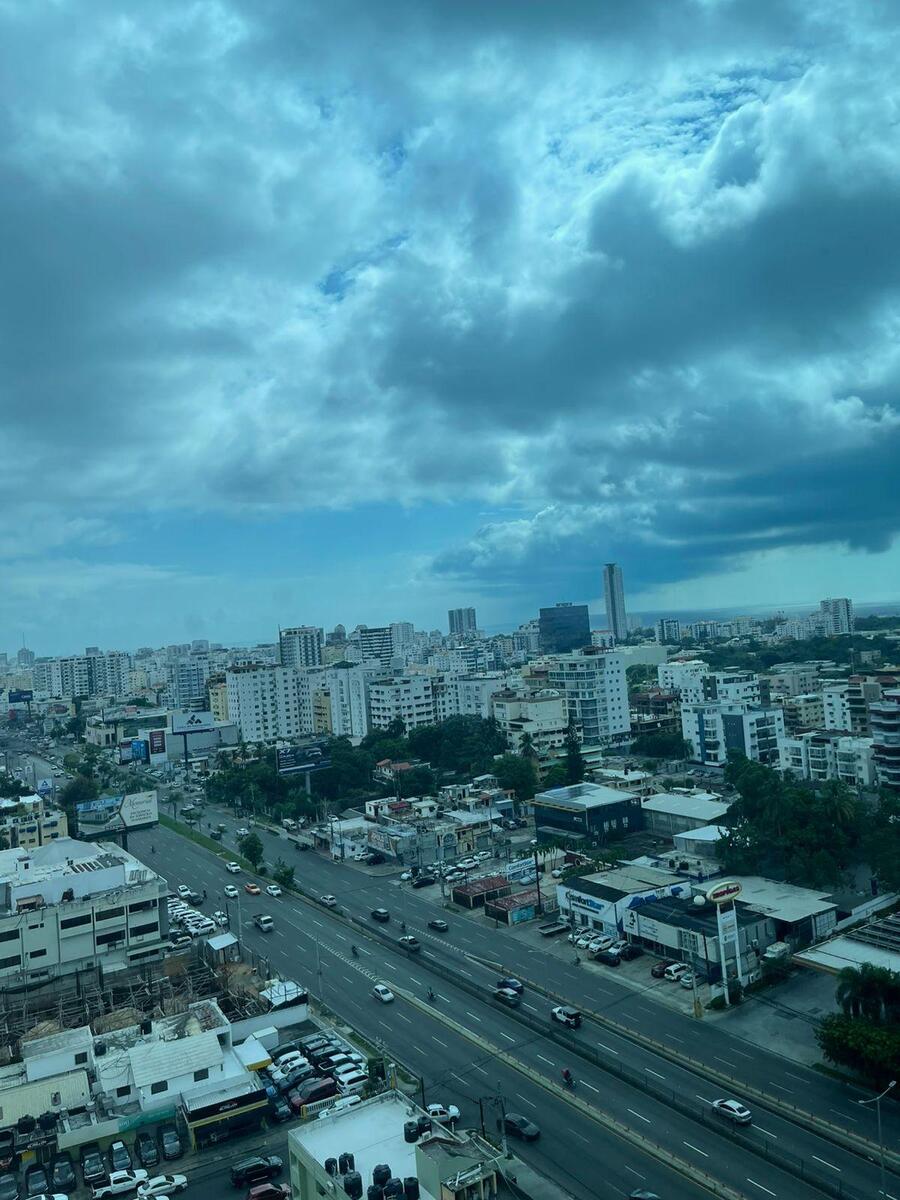 Oficina alquiler amueblada Torre Forum El Millon Santo Domingo