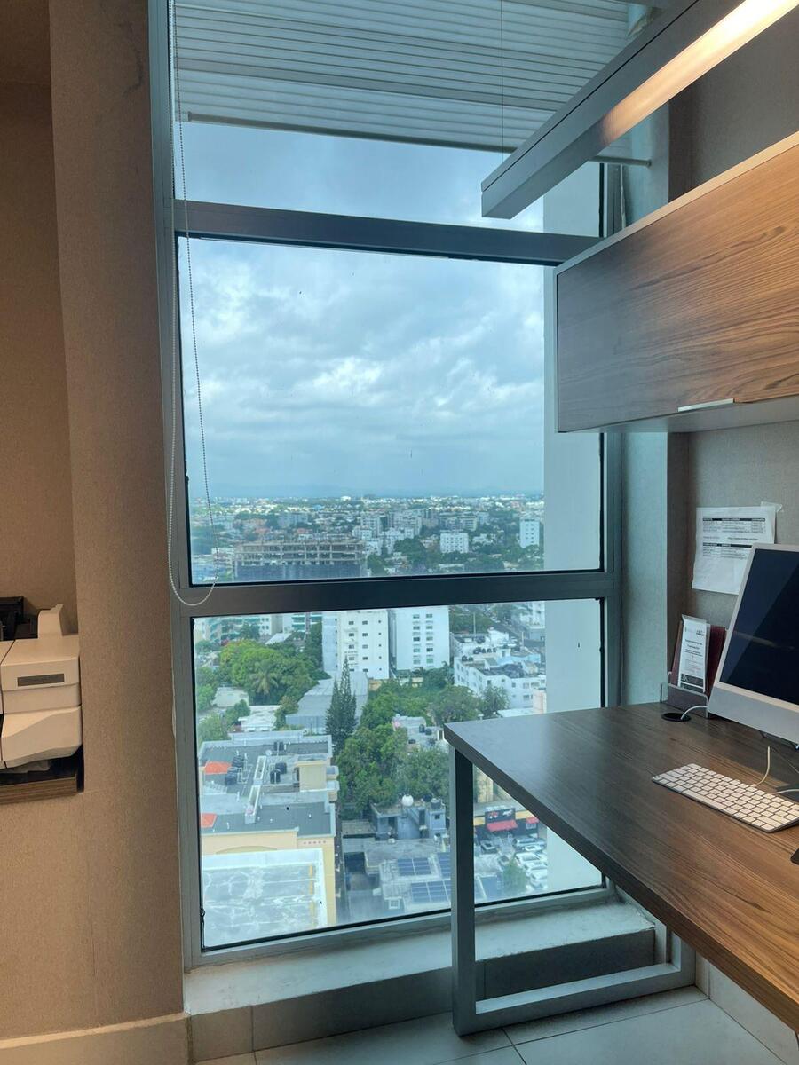 Oficina alquiler amueblada Torre Forum El Millon Santo Domingo