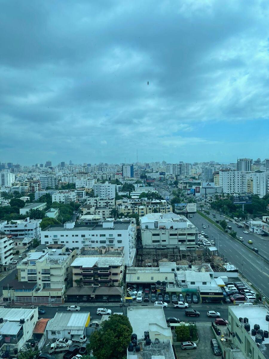 Oficina alquiler amueblada Torre Forum El Millon Santo Domingo