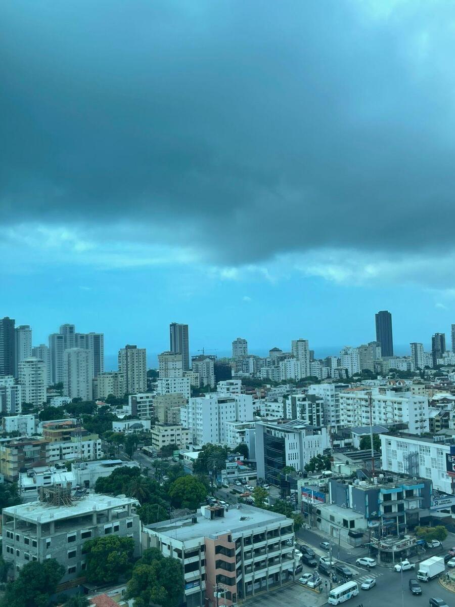 Oficina alquiler amueblada Torre Forum El Millon Santo Domingo