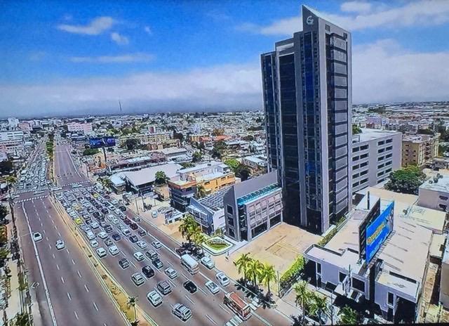 Oficina alquiler amueblada Torre Forum El Millon Santo Domingo
