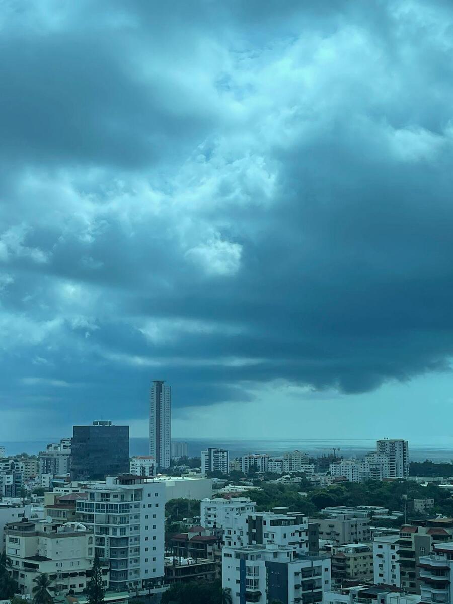 Oficina alquiler amueblada Torre Forum El Millon Santo Domingo