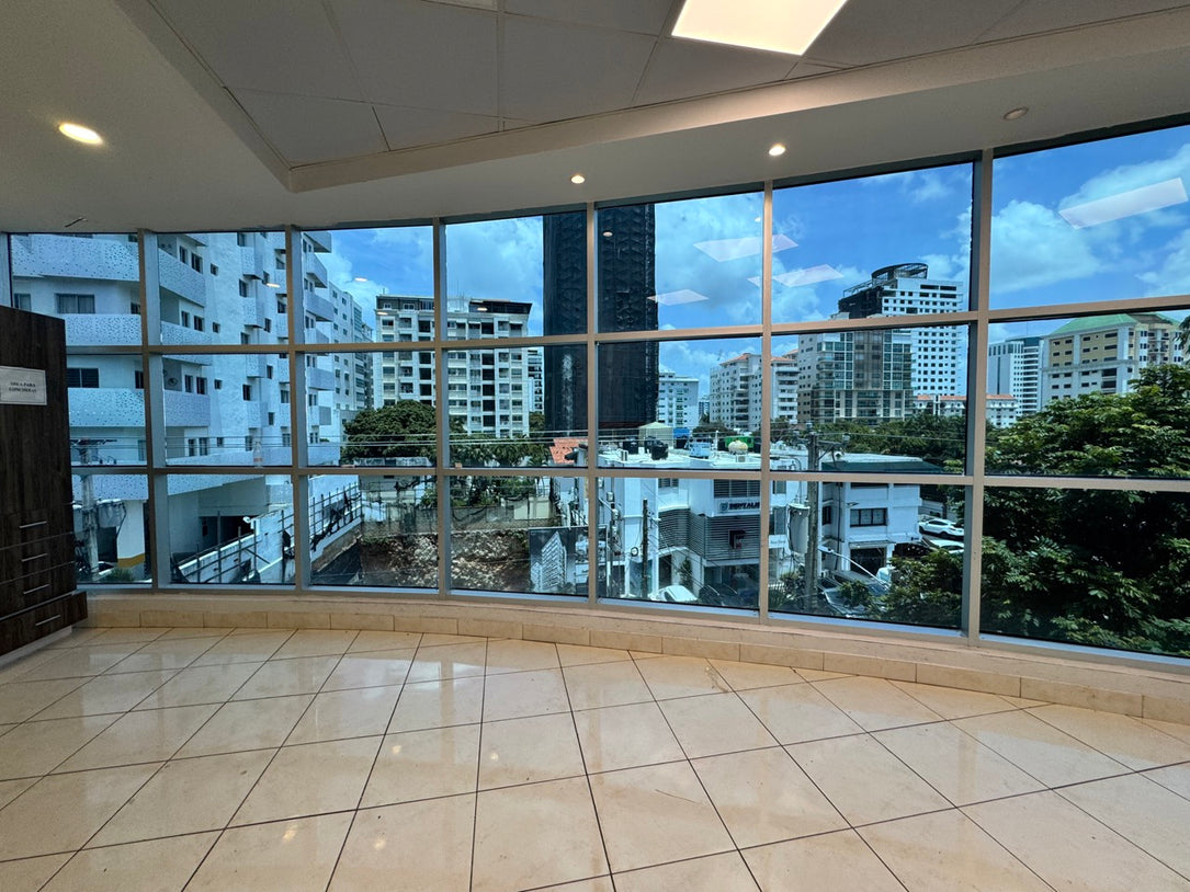Oficinas alquiler Piantini MIII 501 301 Santo Domingo