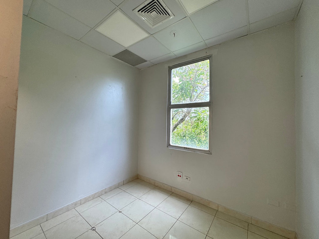 Oficinas alquiler Piantini MIII 301 Santo Domingo